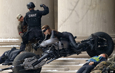 The Dark Knight Rises First Look: Anne Hathaway as Catwoman