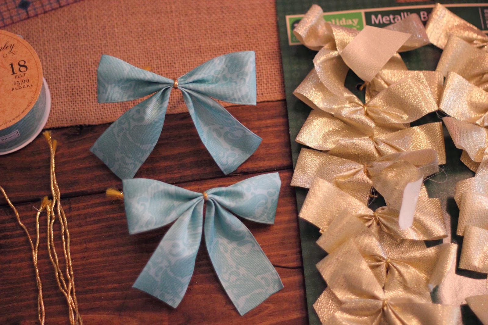 Wright By Me DIY Christmas tree bows