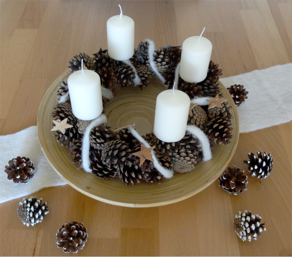 Steffi's Hochzeitsblog DIY Adventskranz aus Tannenzapfen