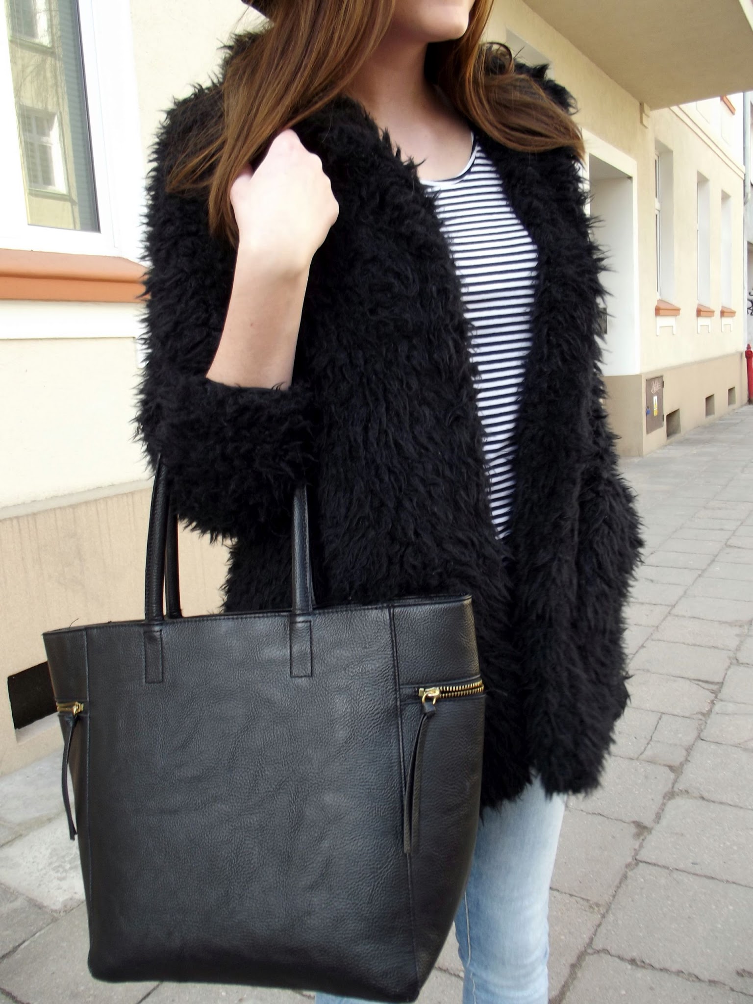 Stylizacja z kapeluszem