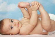 Cara Aman Mengatasi Biang Keringat Pada Bayi