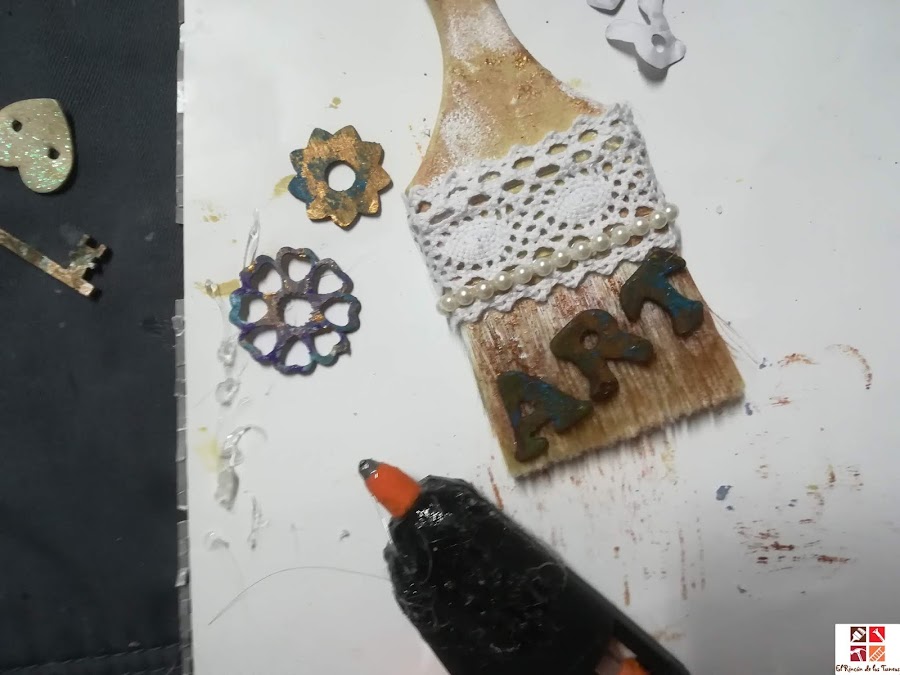 diy brocha con mix media