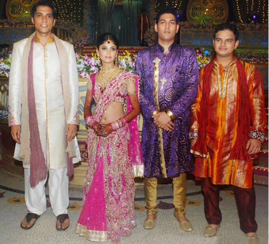 Latest Garam Gossips - No. 1 Bollywood Information Website: Ratan