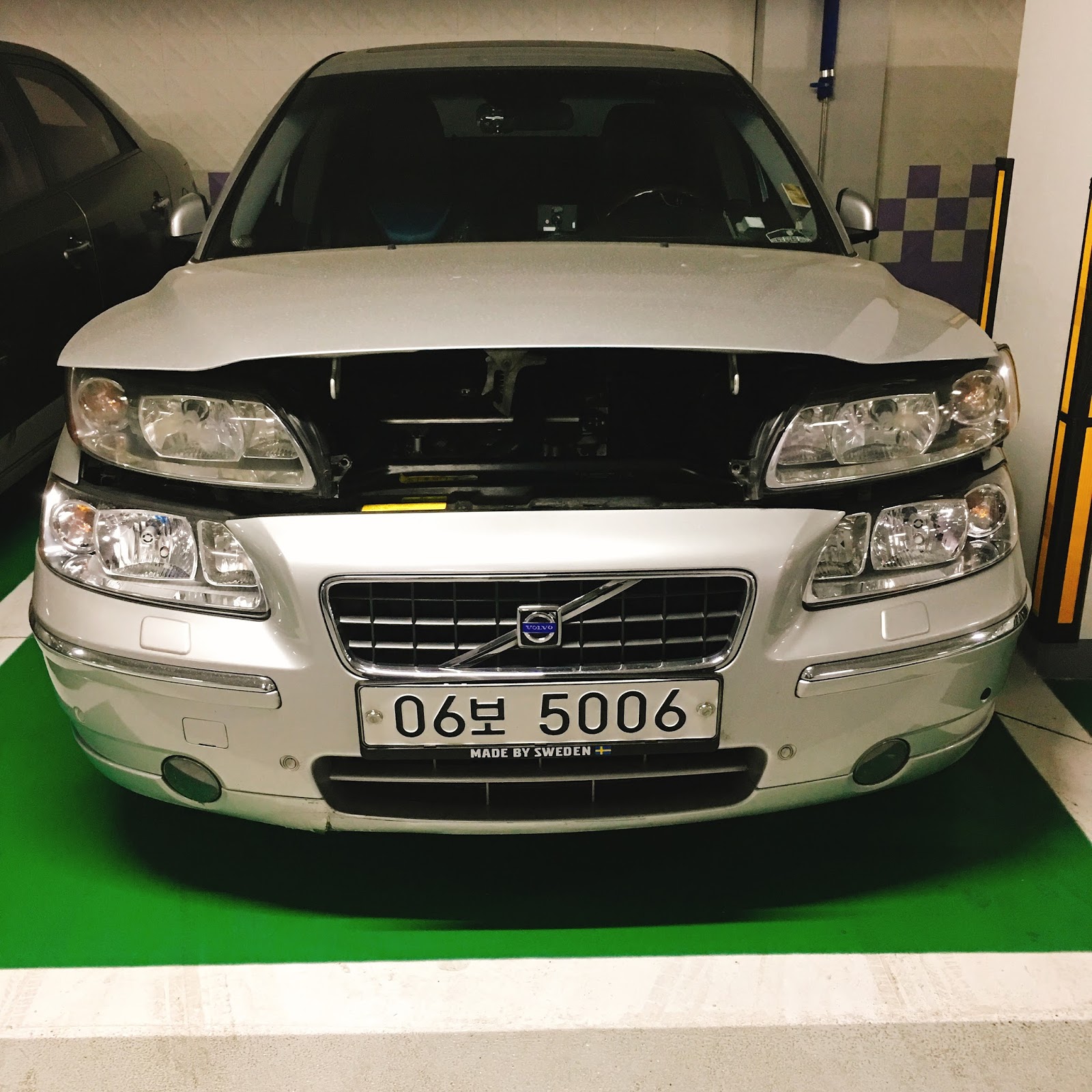 Headlamp failure service required Message Volvo S60