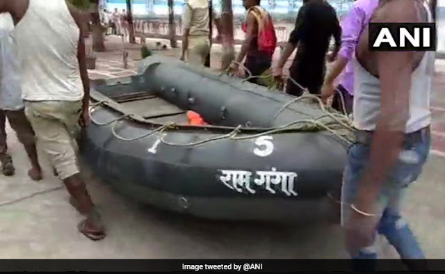 बिजनौर में गंगा में नाव पलटी,14 लोग बचाए गए,13 लोग अभी लापता बिजनौर में गंगा में नाव पलटी,14 लोग बचाए गए,13 लोग अभी लापता