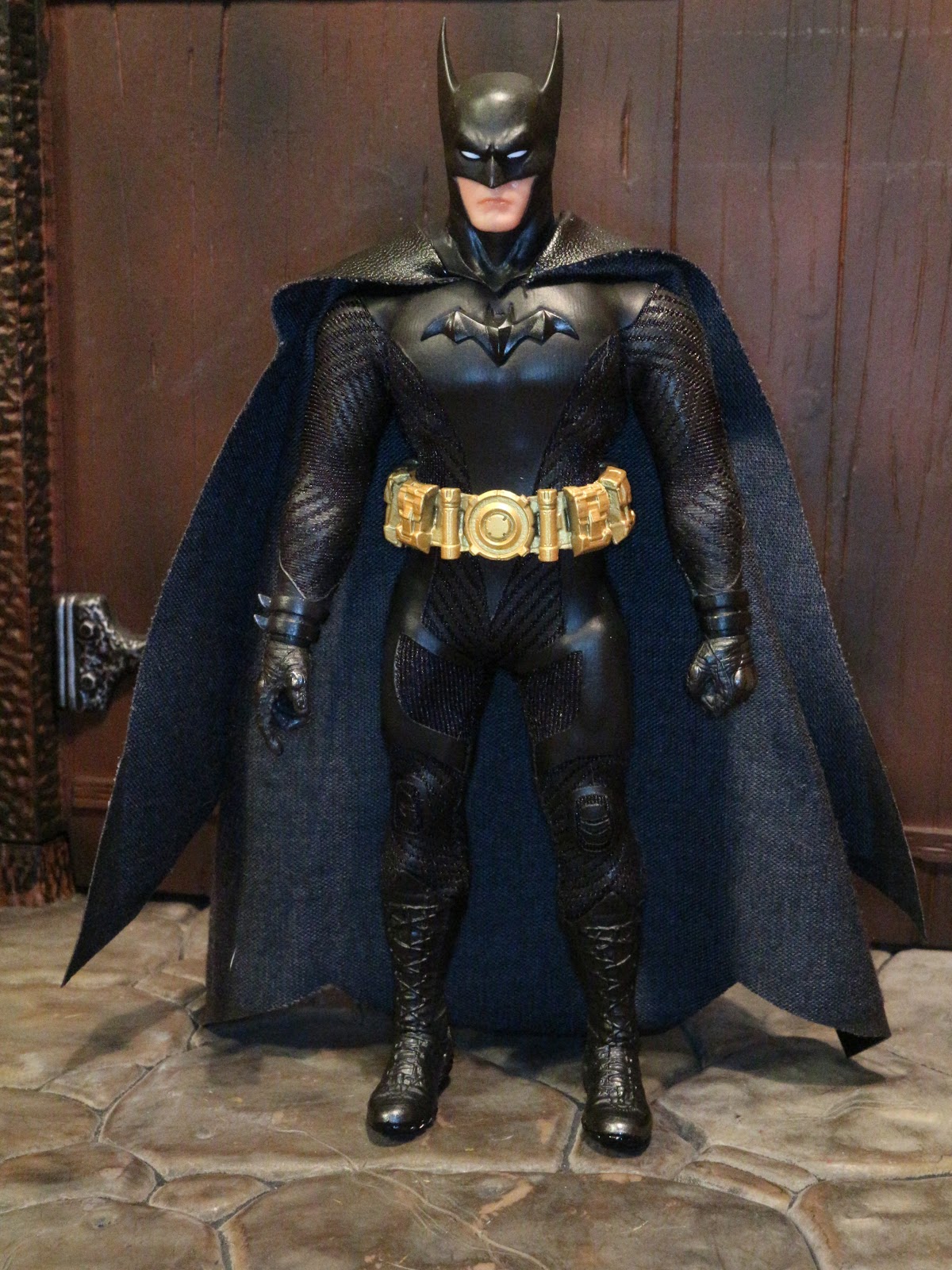 Action Figure Barbecue: Action Figure Review: Batman: Ascending Knight  (Mezco Exclusive) from One:12 Collective: DC Universe by Mezco