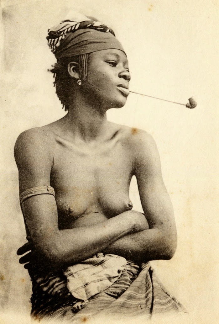 Femme de Saint-Louis, Dakar, Senegal, by Fortier.
