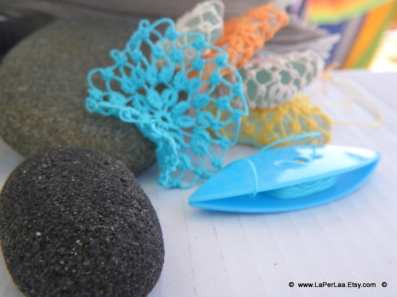 La.Per.LaA Tatting on the beach