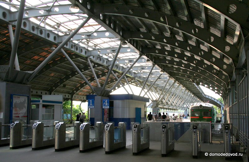 жд станция домодедово и аэропорт домодедово. аэроэкспресс домодедово станция метро. платформа аэропорт домодедово. платформа аэропорт домодедово. станция аэропорт домодедово электричка.