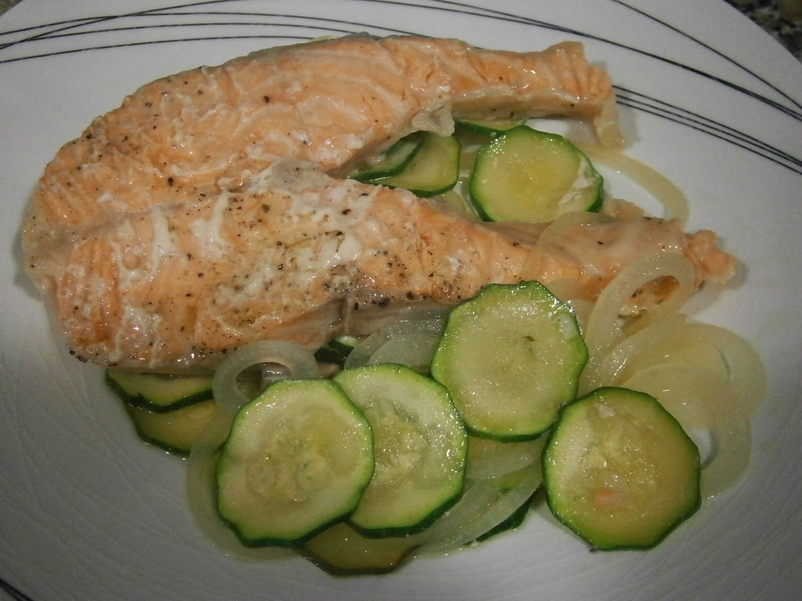 OSUKAA IS COOKING SALMON CON CALABACÍN EN PAPILLOTE / SALMON WITH