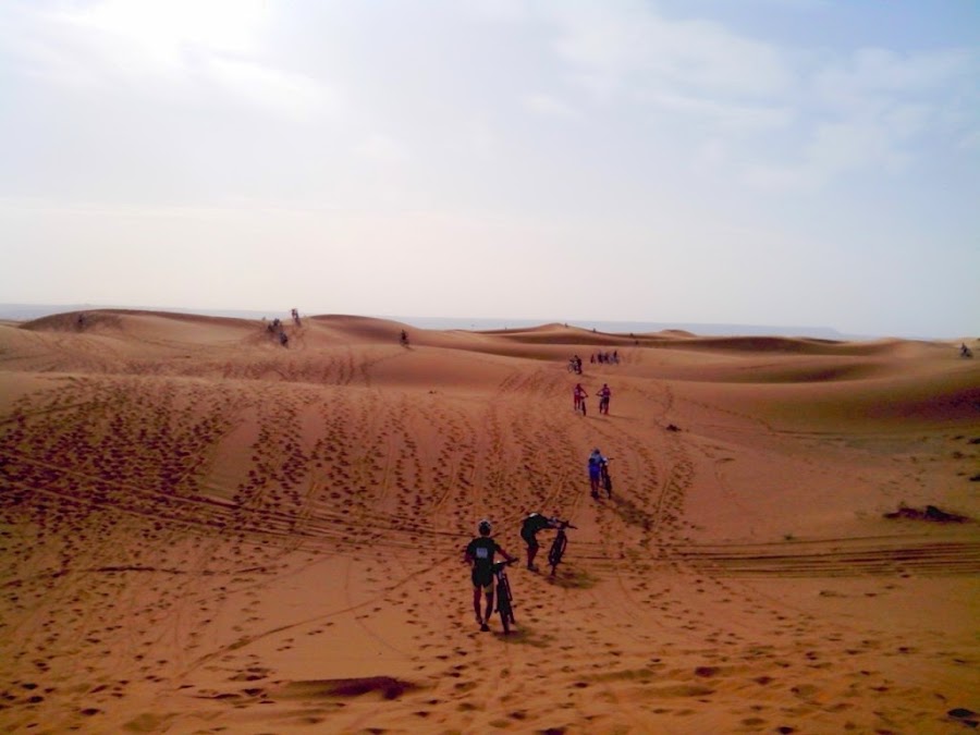 Titanes-durante-la-prueba-de-la-Titan-Desert-by-Garmin