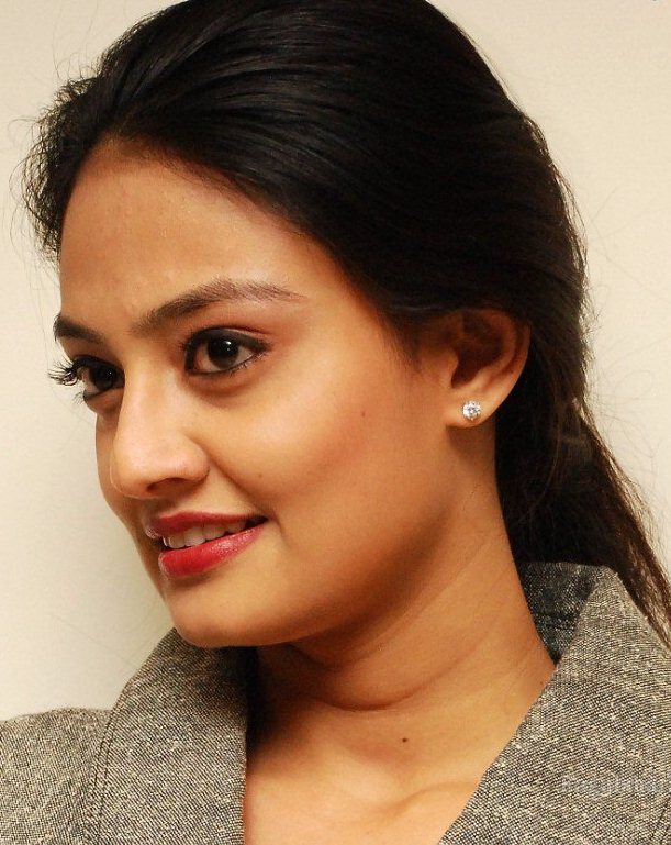 Beautiful Tollywood Actress Nikitha Narayan Smiling Face Close Up Pics