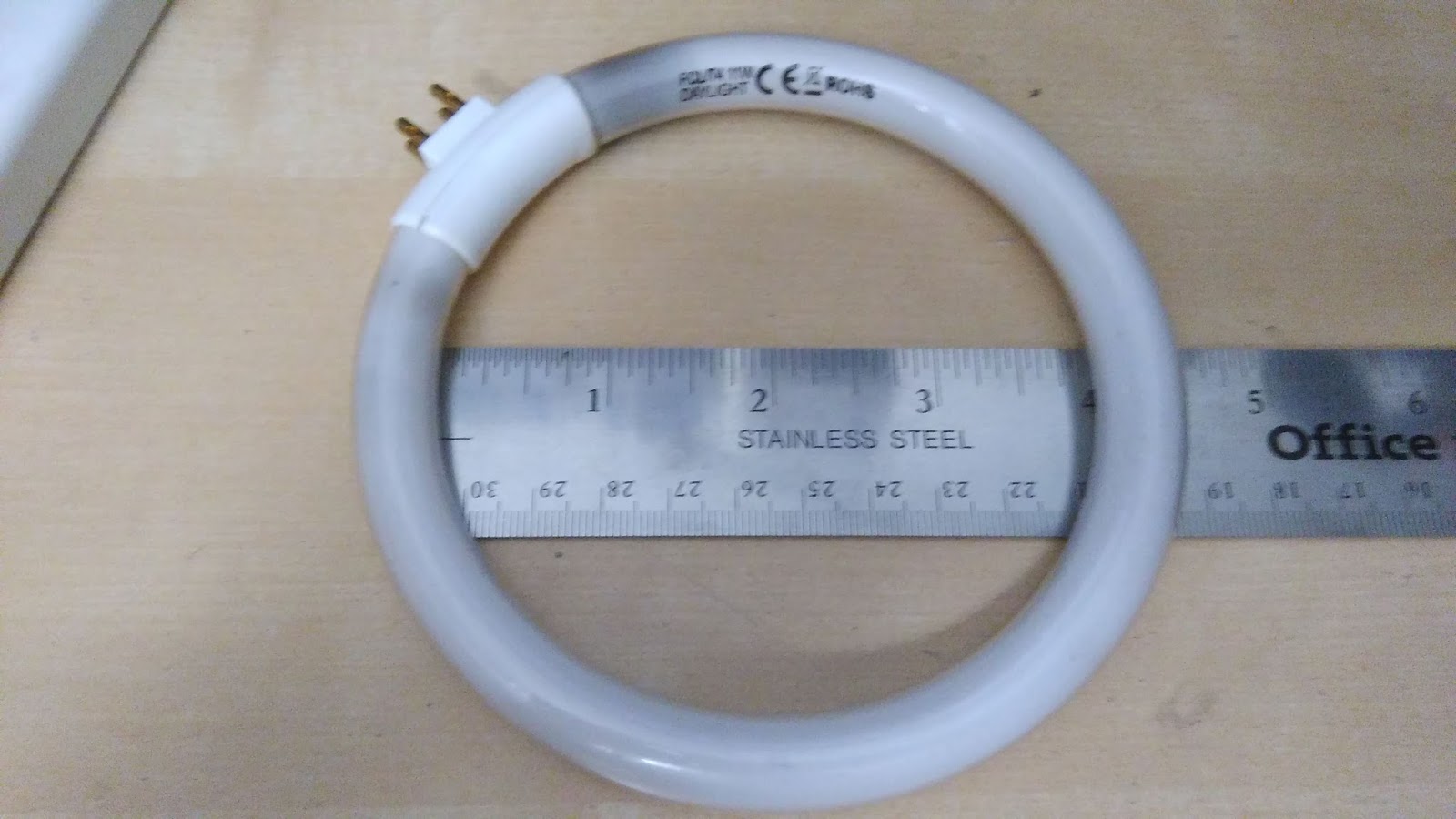 Tech Stuff: Harbor Freight 97448/60642 Desktop Magnifying Lamp