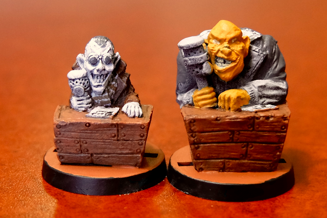 Blood Bowl commentators, partially painted