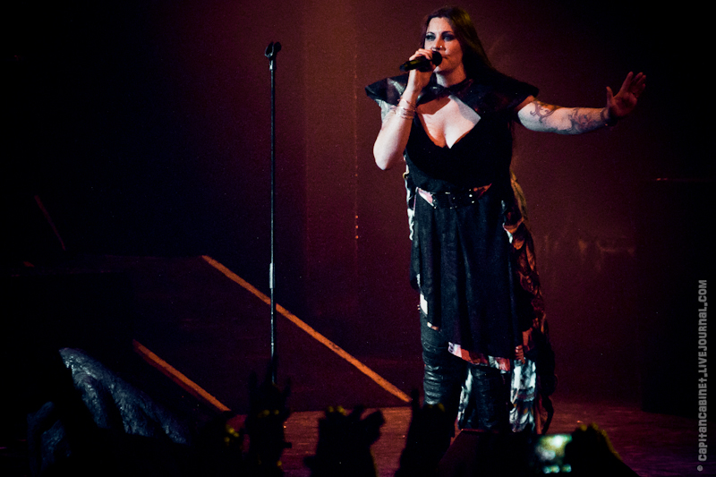 Nightwish концерт. Nightwish концерт в Москве 2001. Найтвиш ДК Горбунова. Найтвиш концерт 2013. Группа Nightwish концерт.