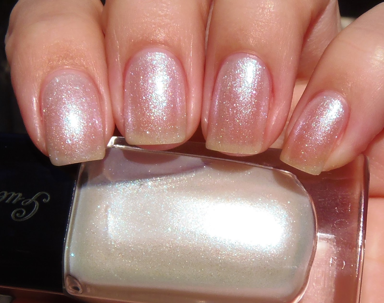 Sparkly Vernis: Guerlain 862 is a shimmery white with an ethereal quality