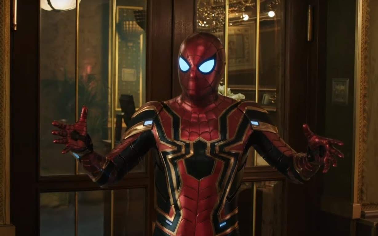 Spider-Man Far From Home :【ネタバレ厳重注意】の「アベンジャーズ: エンドゲーム」の続編の位置づけの「スパイダーマン: ファー・フロム・ホーム」のジョン・ワッツ監督が、少年ヒーローの新たな役割の見どころと「エンドゲーム 」の結末の疑問について語ってくれた ! ! - Part ①