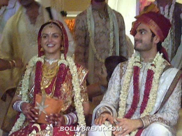 Esha deol looks beautiful in a red, orange and gold designer outfit. Bharat is a perfect match. -  Esha Deol & Bharat Takhtani Wedding Pics