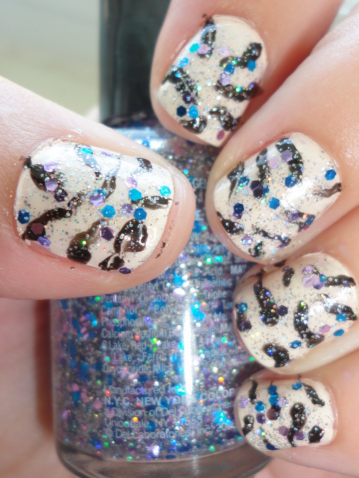 PortugueseDoll: Zebra Glitter Nails