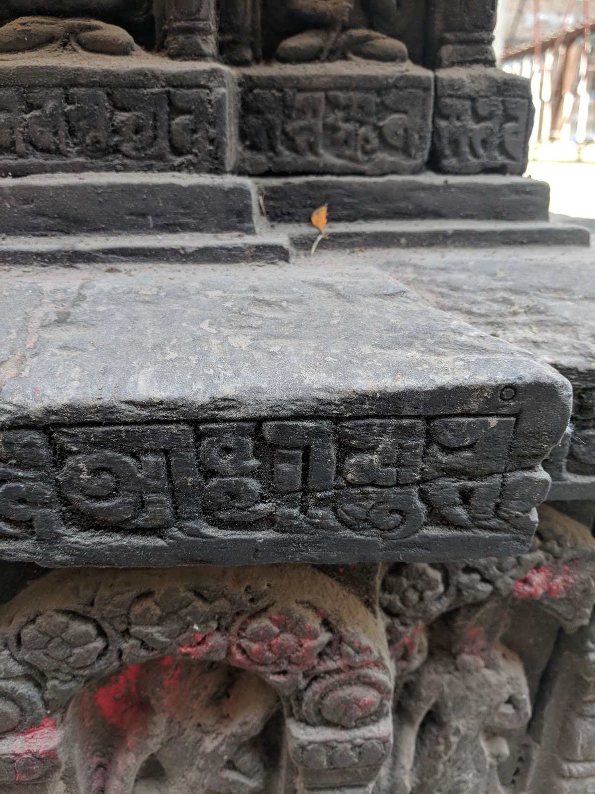New Nepali Fonts: Rare Ranjana script stone inscription at Lagan Bahal ...
