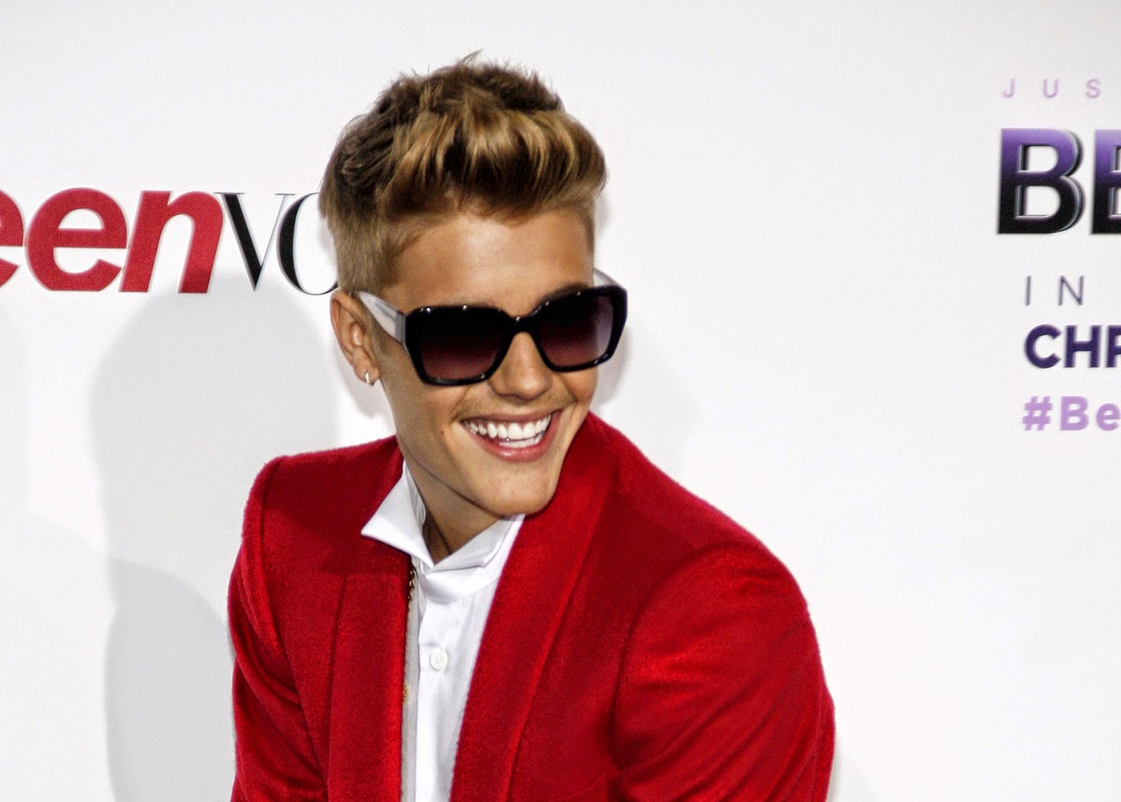 Average Socialite™ Comedy Central Roast of Justin Bieber with Roast