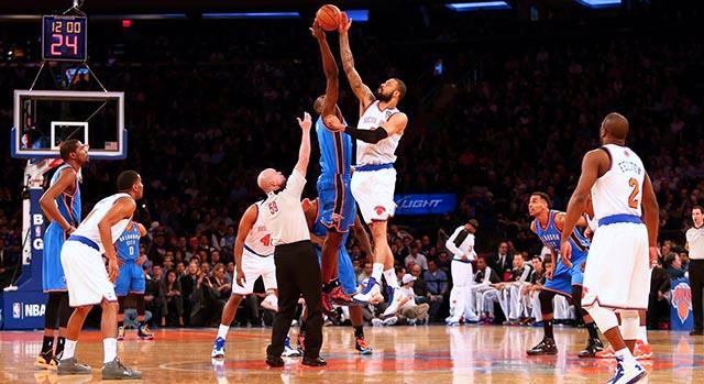 Dalam permainan bola basket, seorang pemain tidak boleh berdiri dalam daerah bersyarat lawan lebih dari ... detik, ketika bola dalam penguasaan timnya