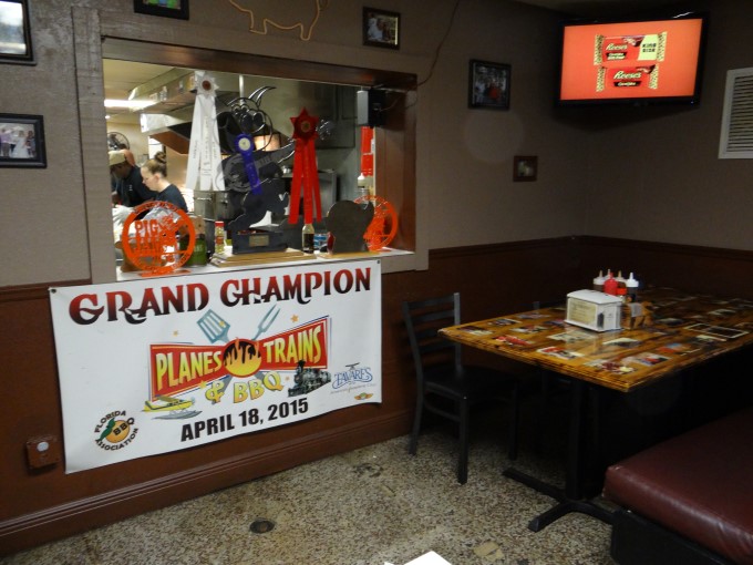 Walkabout With Wheels Blog Dinner at Uncle Kenny's BBQ in Clermont