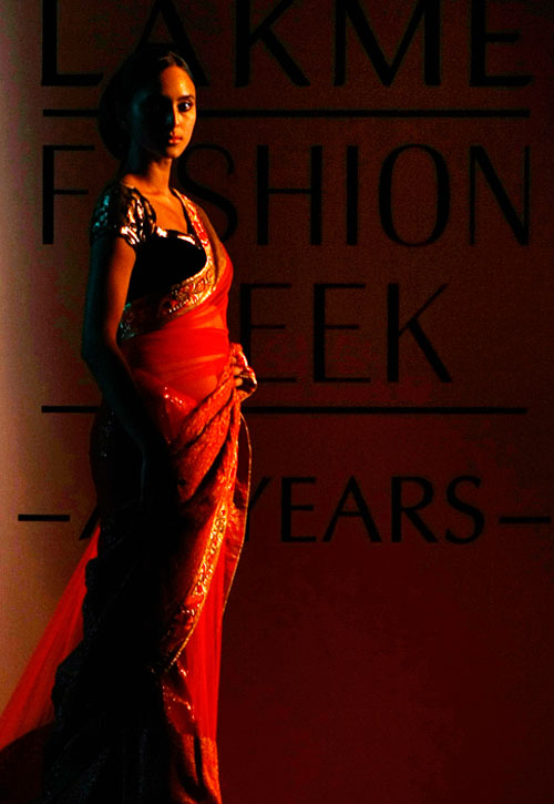 Manish Malhotra Dress  - Manish Malhotra Dress Pics - Saree, Lehnga, Suit