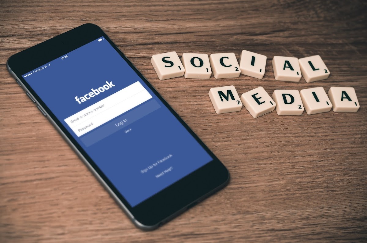 「劍橋分析」事件尚未解決,Facebook再度爆出會擅自記錄使用者通話紀錄以及簡訊。 「劍橋分析」事件尚未解決,Facebook再度爆出會擅自記錄使用者通話紀錄以及簡訊。