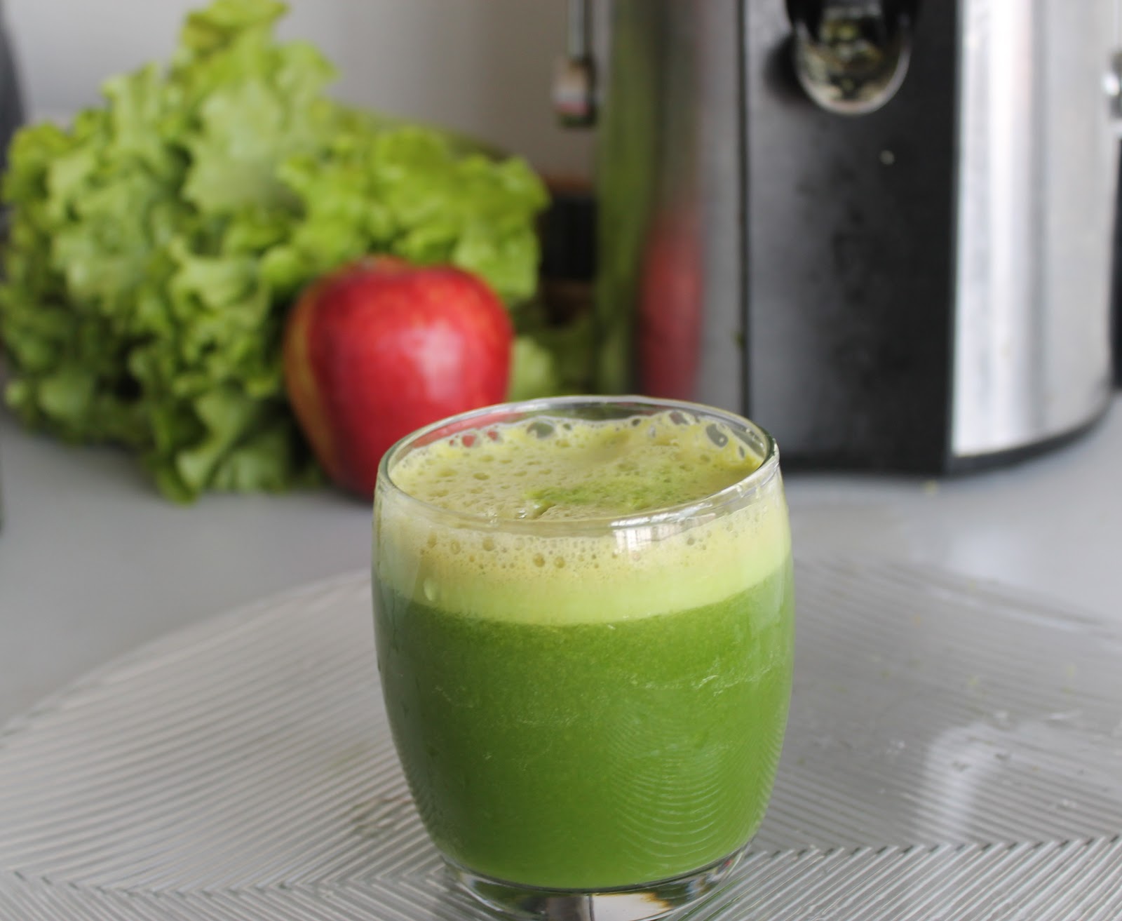 Mely's kitchen Lettuce Apple Juice and Its Health Benefits