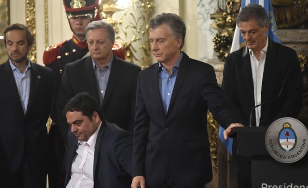 Por el escándalo Triaca, Macri ya evalúa nombres para reemplazarlo Por el escándalo Triaca, Macri ya evalúa nombres para reemplazarlo