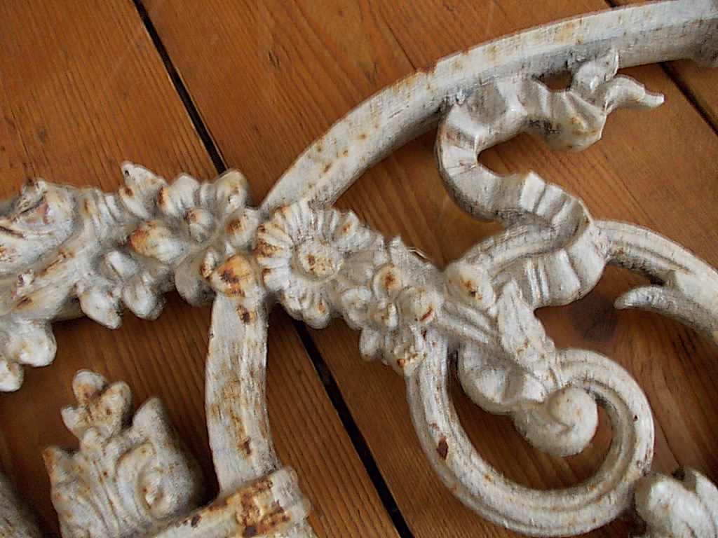 Rosenreslis Traum: Alteisen im Badezimmer