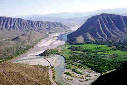 Río Marañón (Límite por el este  entre Cajabamba y Bolívar)