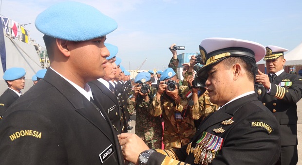Kasal Hadiri Acara Medal Parade Satgas MTF TNI Konga