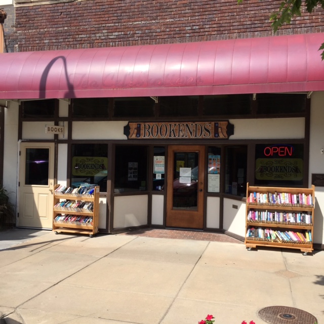 123 Main Street USA Bookends Bookstore Hutchinson, KS