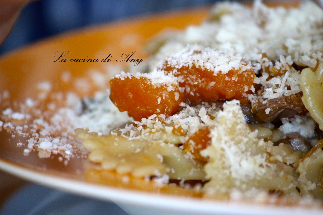 farfalle zucca e funghi porcini - paste cu dovleac si ciuperci 