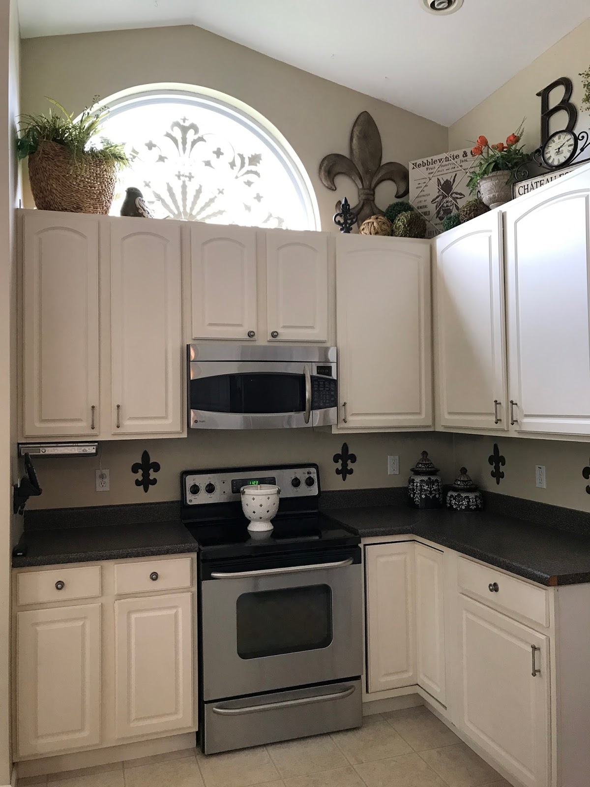 Real Estate News Beautiful atrium ranch with wooded view