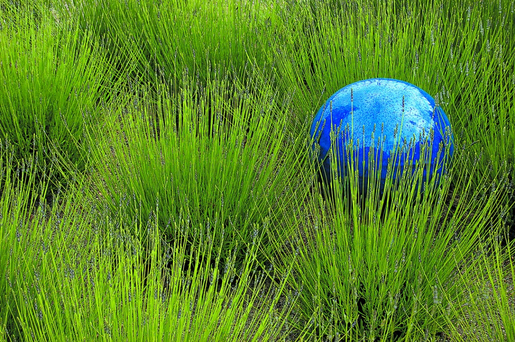 Mid2Mod: Modern landscaping: Garden orbs