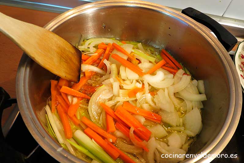 Rehogando las verduras