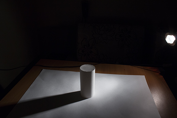 34-фотография-свет-и-тень-на-белом-цилиндре