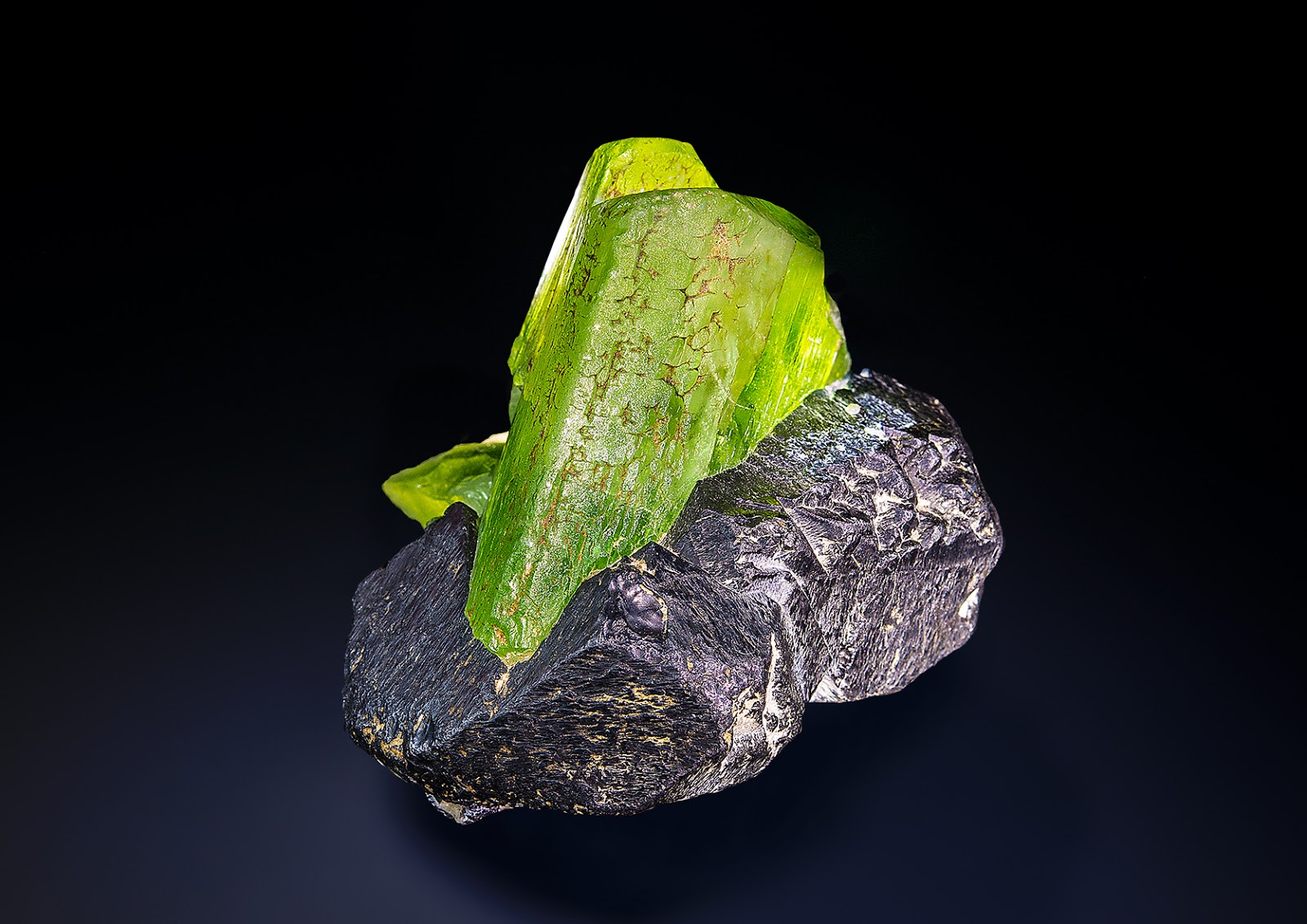 '18 Olivine (Magnesium Iron Silicate)