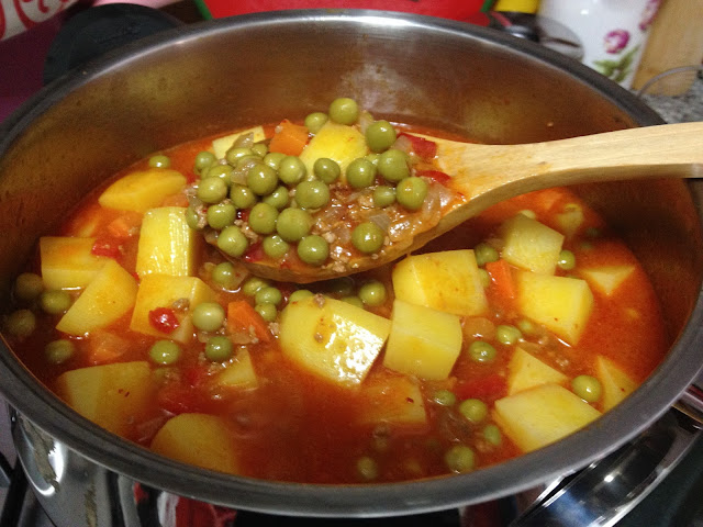 konserve bezelye yemeği nasıl pişirilir