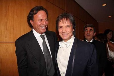 Julio Iglesias & Roberto Carlos - Solamente una vez -