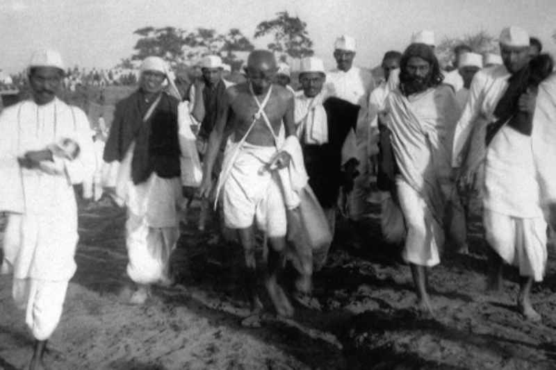 Gerakan Perjuangan Tanpa Kekerasan Yang Diajarkan Oleh Mahatma Gandhi Adalah Kita