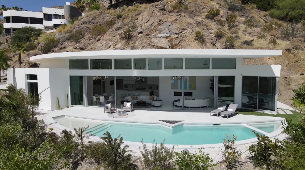 32 Photos vs. Palm Springs, CA Luxury Home Interior Design Tour By Brian Foster