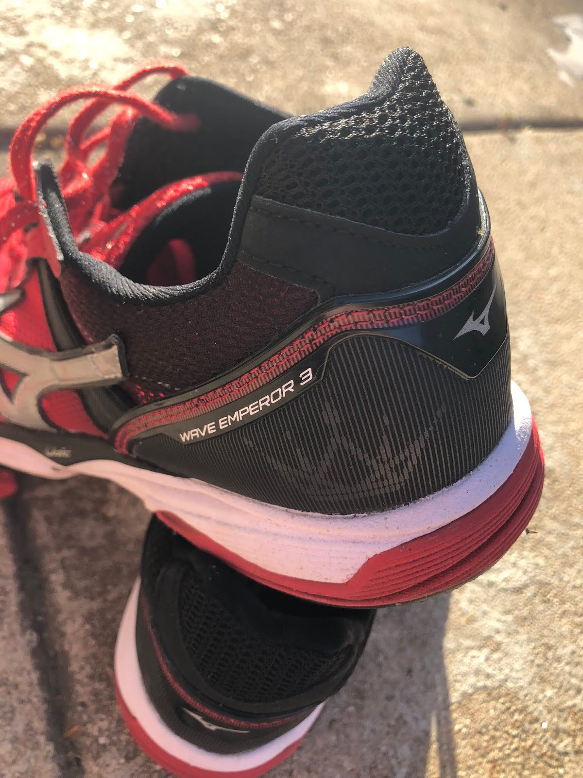 mizuno wave emperor 3