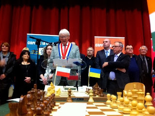 Léon Devloies maire de Cappelle-la-Grande lance la 30e édition du tournoi d'échecs - Photo © Chess & Strategy
