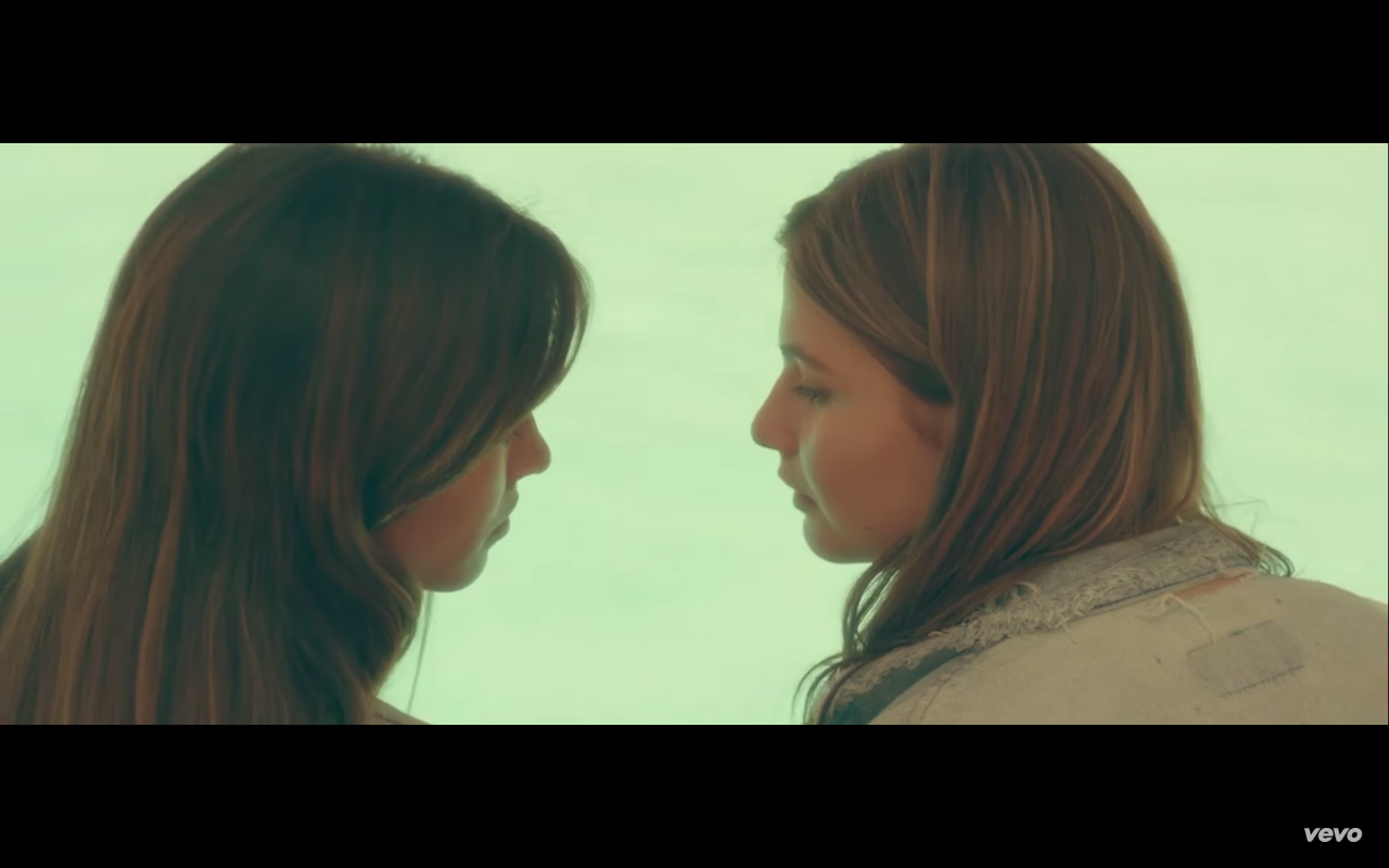 музыка girls like girls. хейли кийоко: girls like girls фильм 2015. Hayley kiyoko girls like girls. девушка с альбомом. Girls like you.