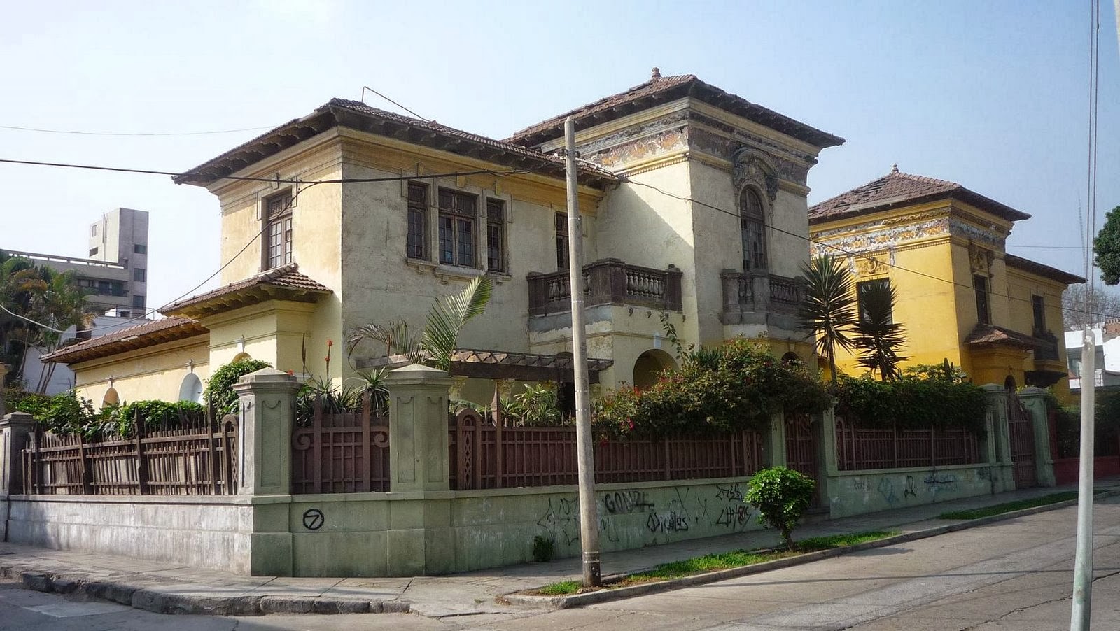 Casonas de 2 pisos de Barranco en Lima Perú