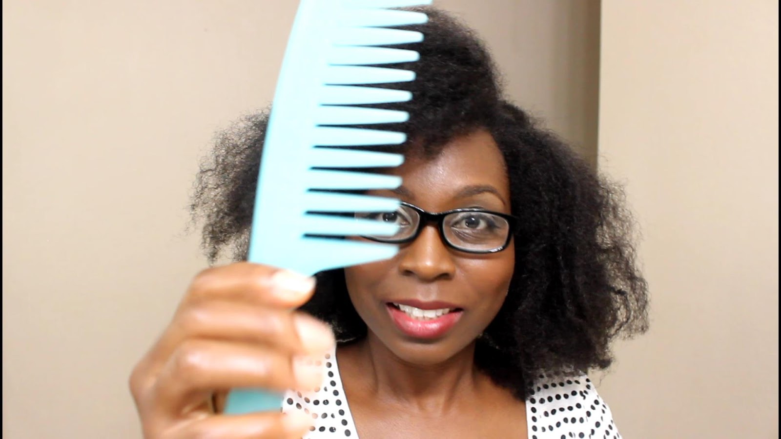 How to Comb Natural Hair Without Breakage